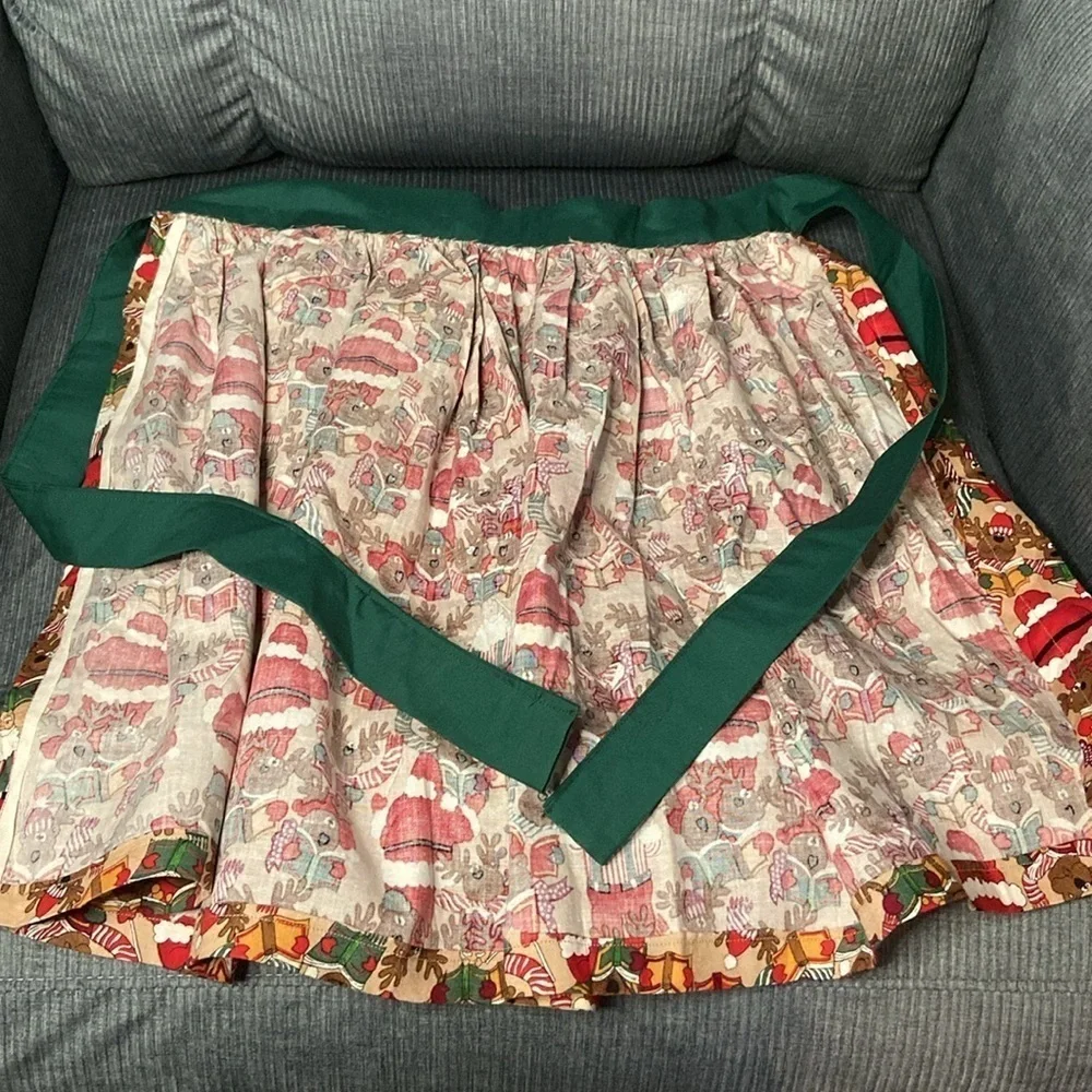 Vintage Handmade Christmas Apron Santa Reindeer Print Tie Back Red Green